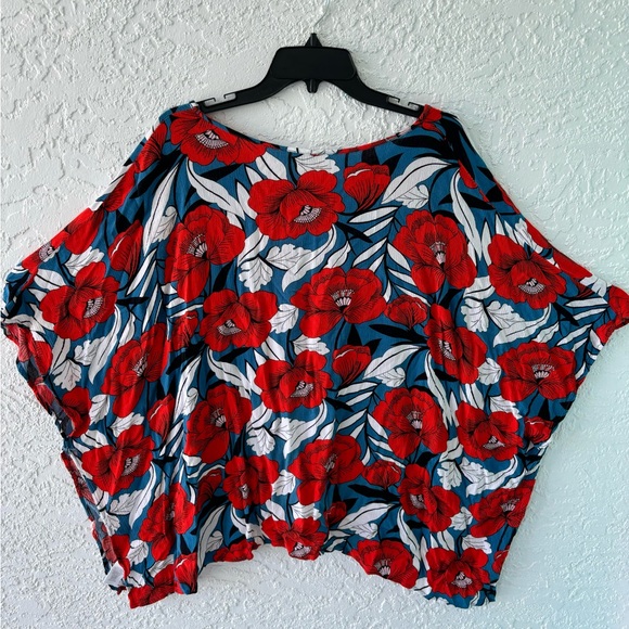 Poncho-style overlay top/swimsuit coverup - Picture 4 of 8